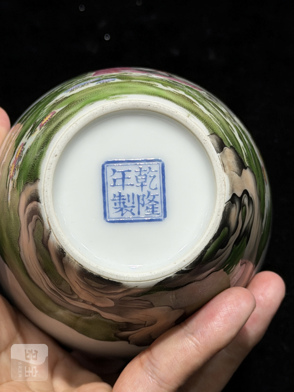 民国 叶震嘉风格珐琅彩西洋美女图瓶 - 图8